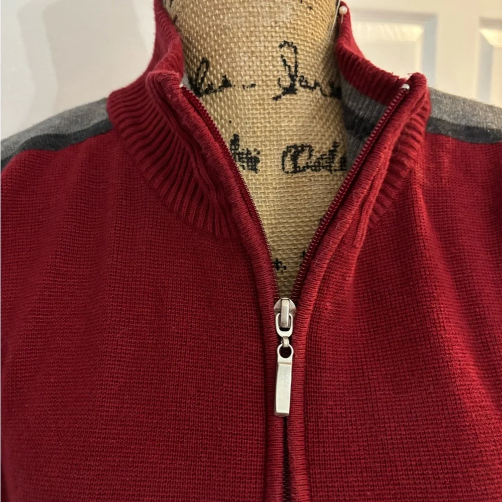 Men's Oscar de la Renta size large three-quarter zips red sweater with gray trim